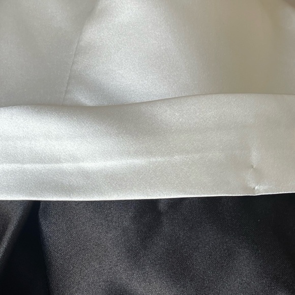 LANTING BRIDE Mid Length Two Tone Dress With Full Skirt. Size 4-6 - Picture 9 of 12